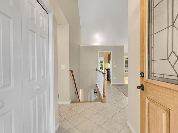 5th image of 8313 Essex Rd