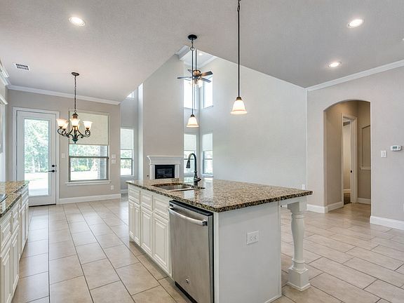 4th image of 1108 Melcer St