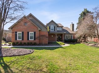 27269 Winchester Ct, Farmington Hills, MI