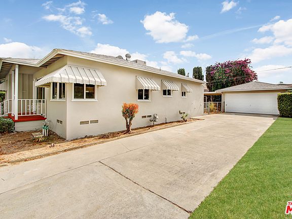 3rd image of 2015 San Gabriel St