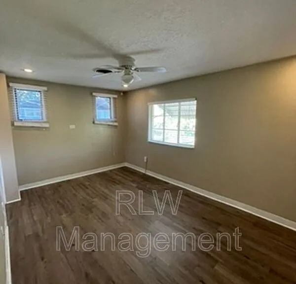 206 Osceola Ave — Photo 8