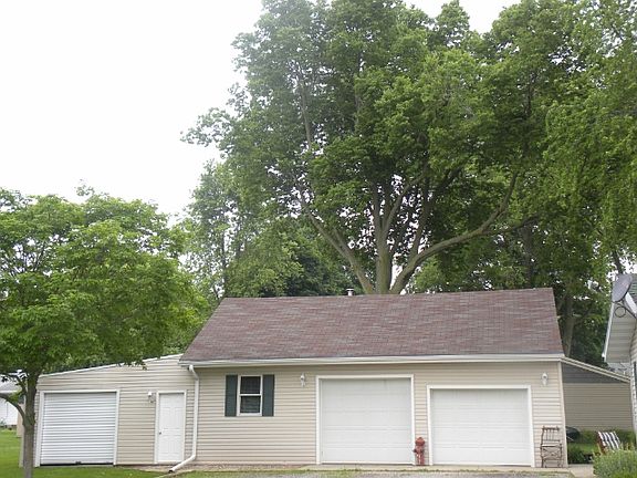 3rd image of 208 N Vermillion St