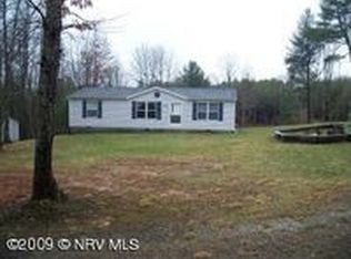 70 Holloway Dr, Hillsville, VA 24343