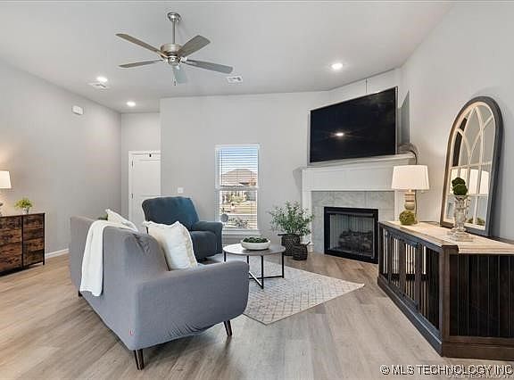 4th image of 4827 E Galveston Pl