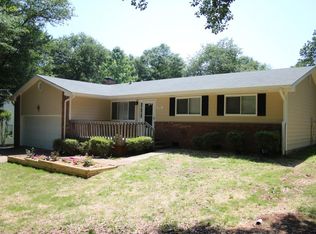 953 Honeysuckle Trl, Winder, GA 30680