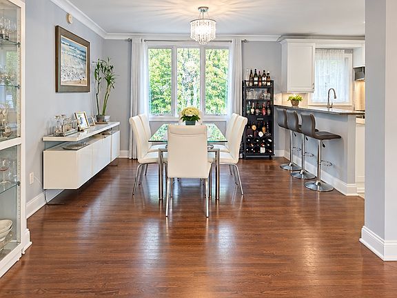 4th image of 19 Tiffany Dr
