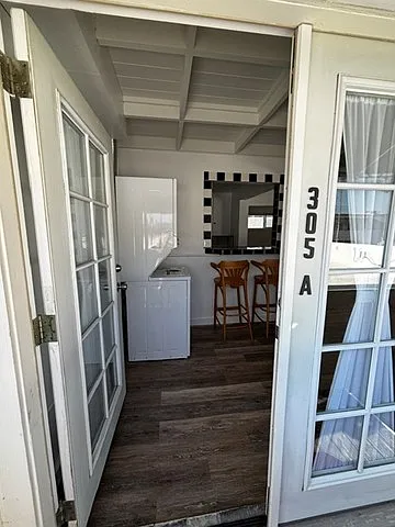 305 Marine Ave #A — Photo 3