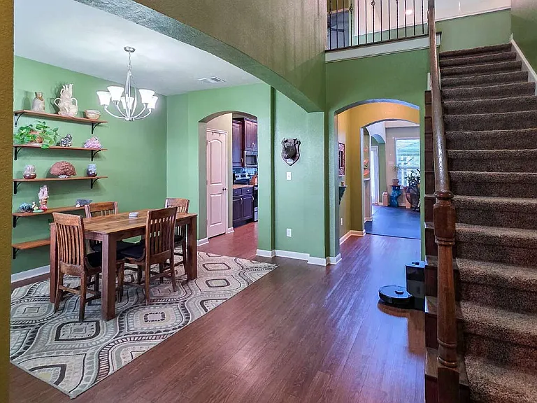 2025 Stubbs Dr — Photo 3