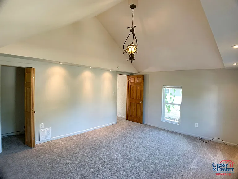 1021 N 5th St — Photo 14