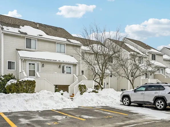 100 Merrimack Ave APT 9, Dracut, MA 01826