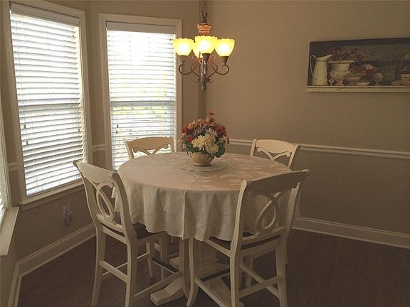 5th image of 215 Chad Ln