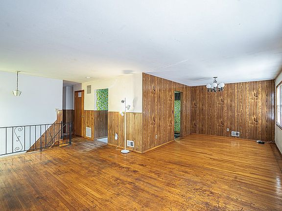 4th image of 233 Martin Ave