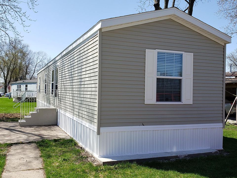 1st image of 1558 Rossville Ave #122