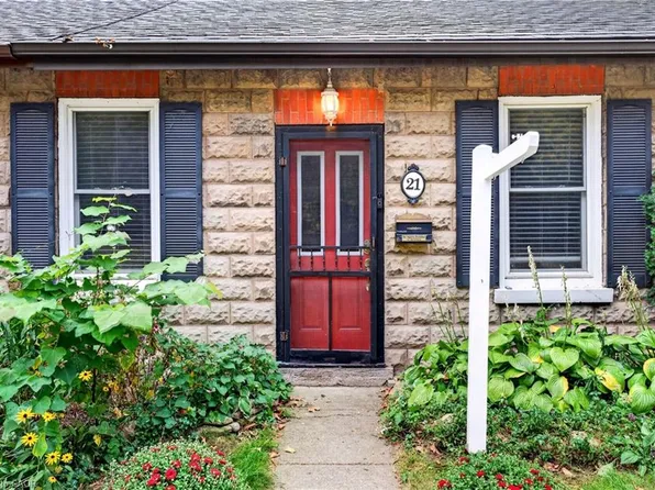 21 Brock St N, Hamilton, ON L9H 3A6