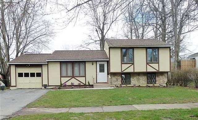 1st image of 9 Midway Dr