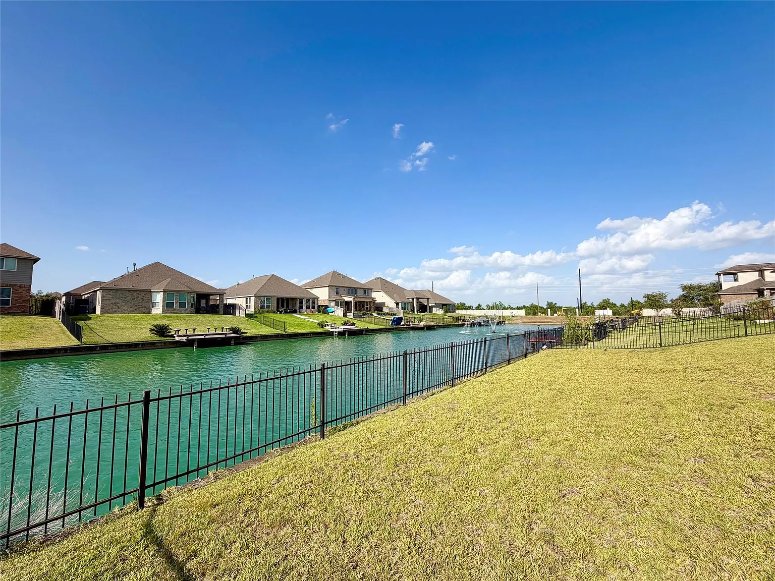 4 bed, 3.5 bath, 2694 sqft, $3,200 — Photo 3