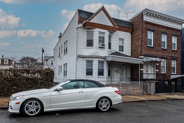 1st image of 87 Telford St