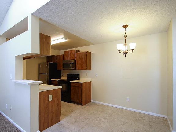 4th image of 861 S Uravan Ct APT C