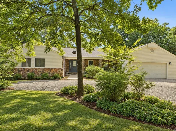 107 Crossbow Pl, Fairfield Bay, AR 72088