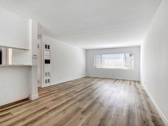 2nd image of 303 California Ave APT 4