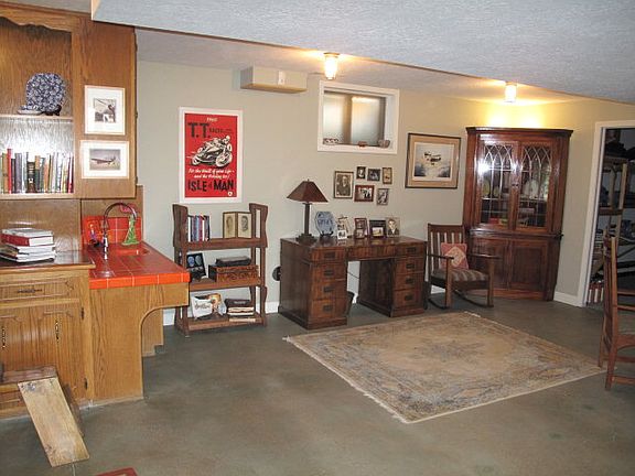 5th image of 2233 E Oakmont Dr