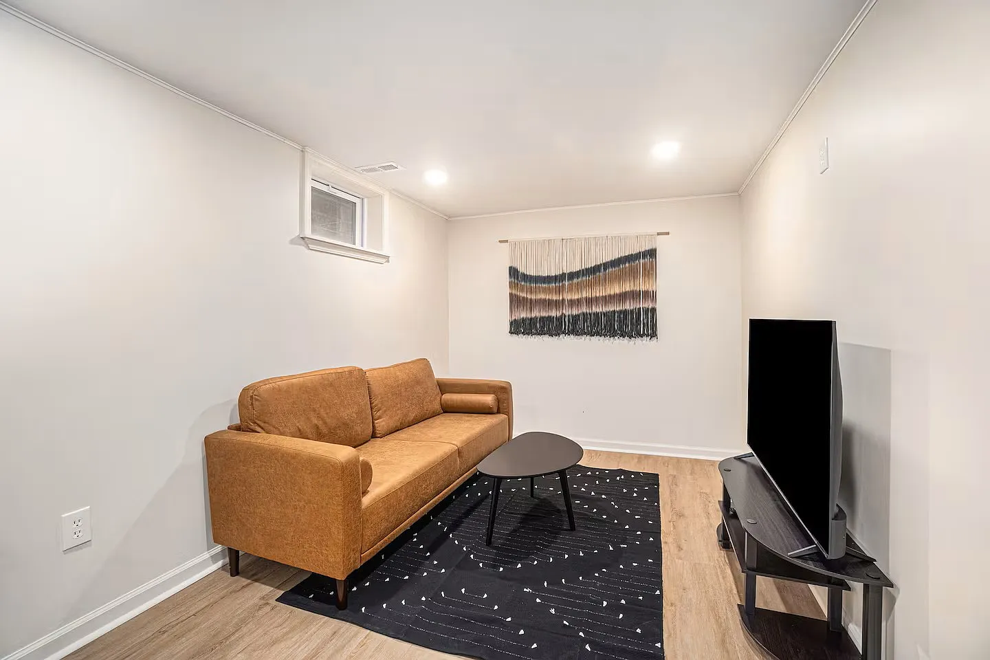 1 bed, 950 sqft, $1,150 — Photo 4