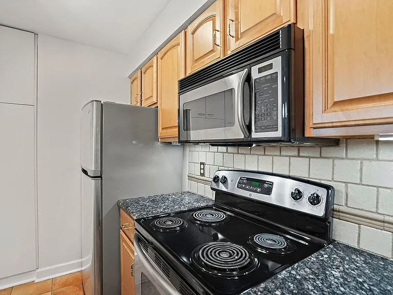 1801 Calvert St NW #504 — Photo 14