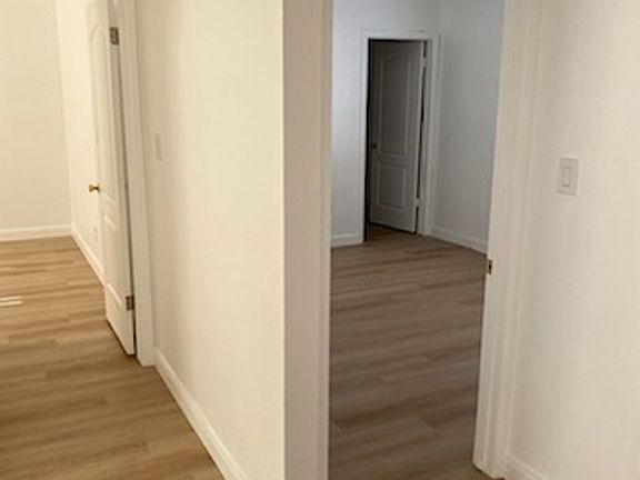 5th image of 9815-9817 Holmes Ave #9815