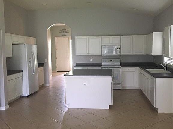 3rd image of 15631 Angelica Dr