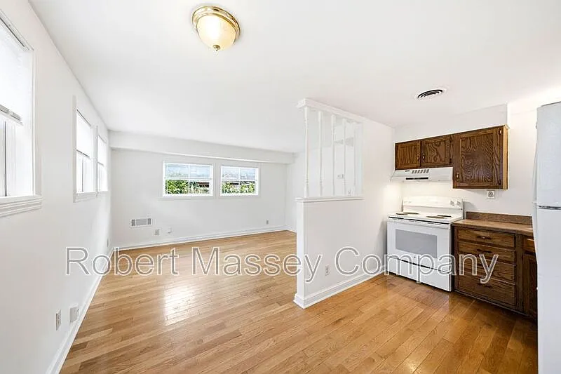 1 bed, 1.0 bath, 600 sqft, $1,195 — Photo 3
