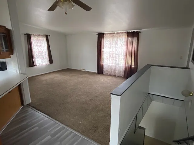 7 bed, 2930 sqft, $2,345 — Photo 3