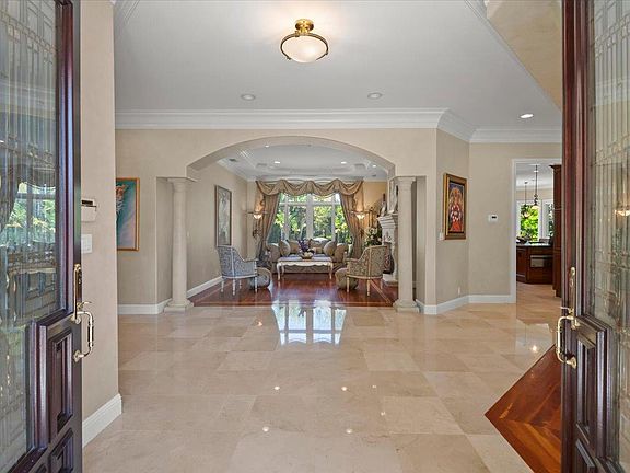 3rd image of 15863 Mina Way