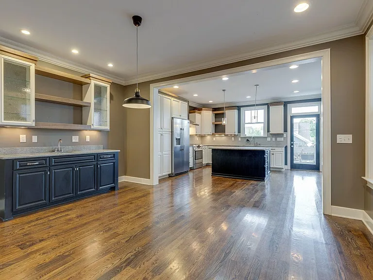 920 Caruthers Ave — Photo 13