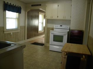 1917 Casement Rd, Manhattan, KS 66502