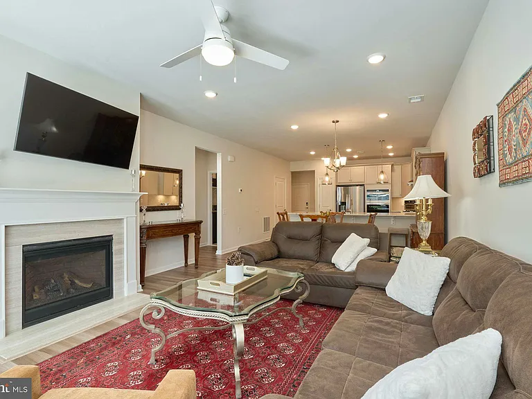 15563 Blue Lotus Ln — Photo 8
