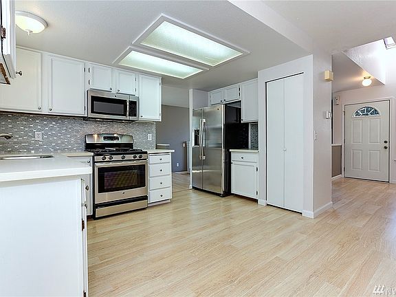 5th image of 7032 119th Pl SE