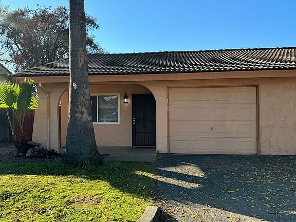 2nd image of 4207-4209 Casa Blanca Ln #4207