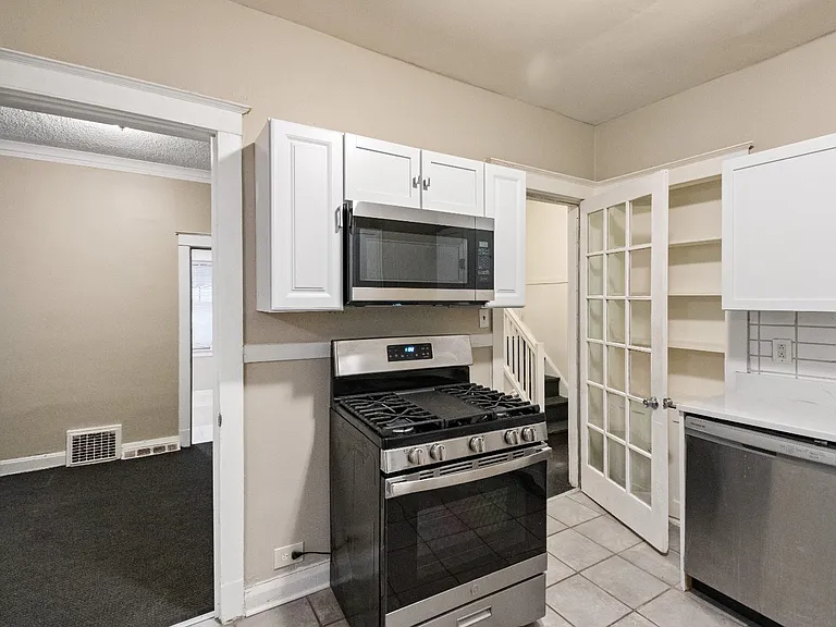 8950 S Bishop St — Photo 5