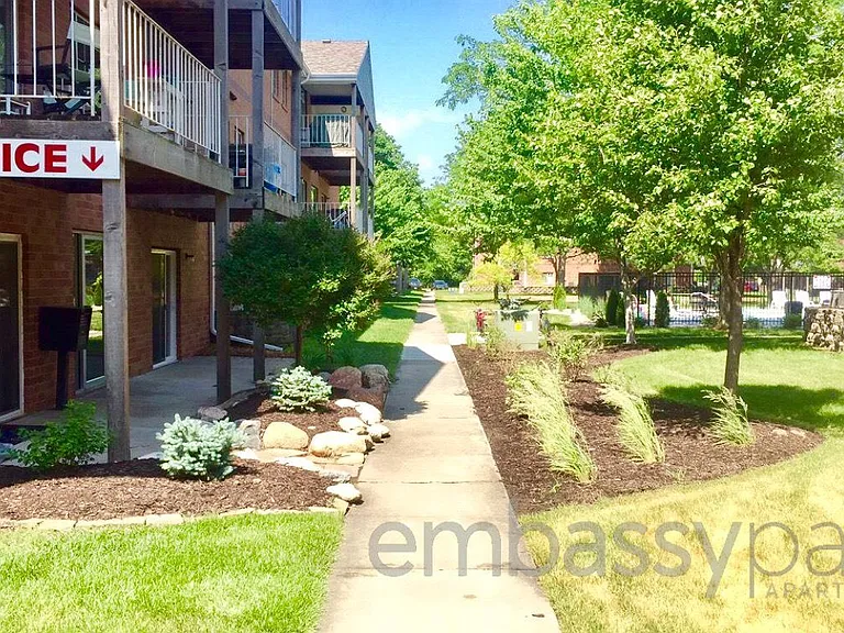 Embassy Park Apartments — Photo 12