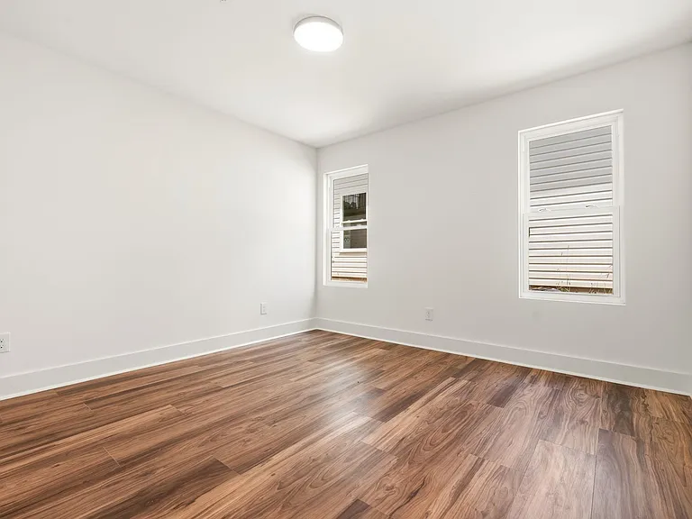 711 Gerard St #B — Photo 6