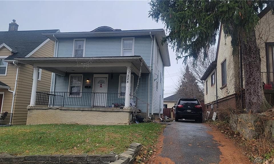1st image of 228 Sandhurst Dr
