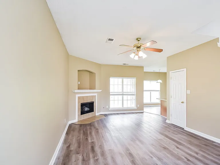 4599 Tulip Bend Dr — Photo 5