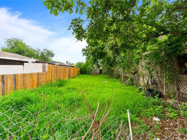 806 Elesa St, Corpus Christi, TX 78405