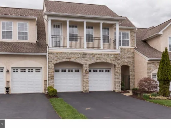 90 Old Barn Dr, West Chester, PA 19382