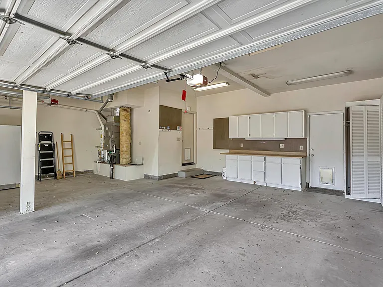 133 Madrid Way — Photo 37