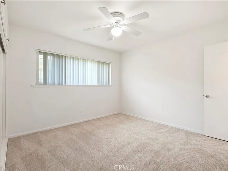 5851 Woodman Ave — Photo 21