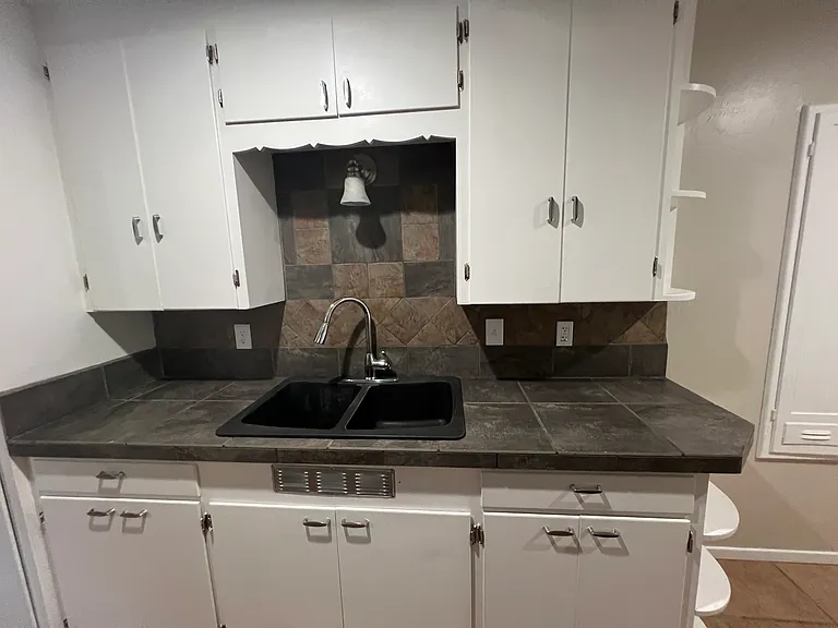 225 N Cloverdale Blvd #2 — Photo 17