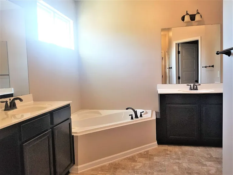 411 Cyrus Thompson Dr — Photo 24