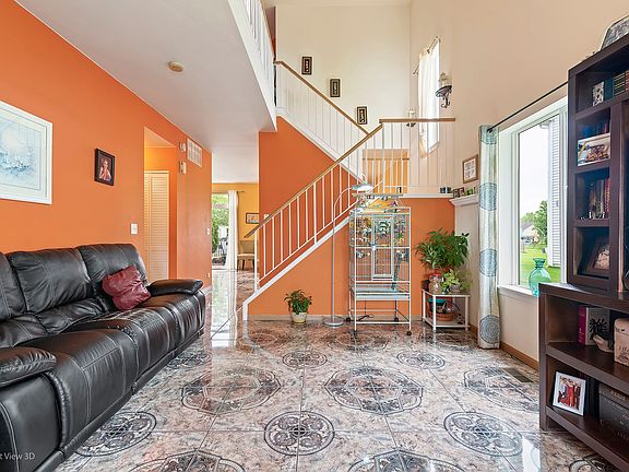 3rd image of 2185 Rebecca Cir