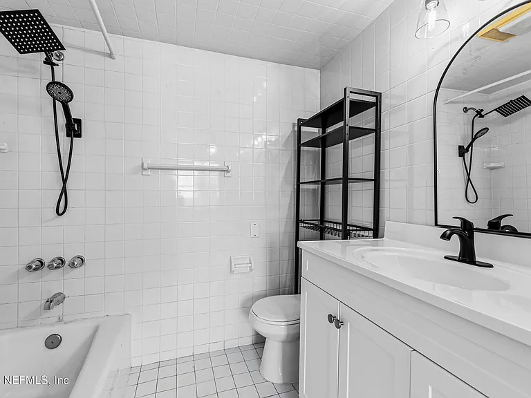 214 Margaret St — Photo 16